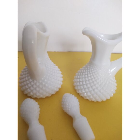 Vintage Westmoreland White Hobnail Milk Glass Oil/Vinegar Cruets With Stoppers - Picture 9 of 10